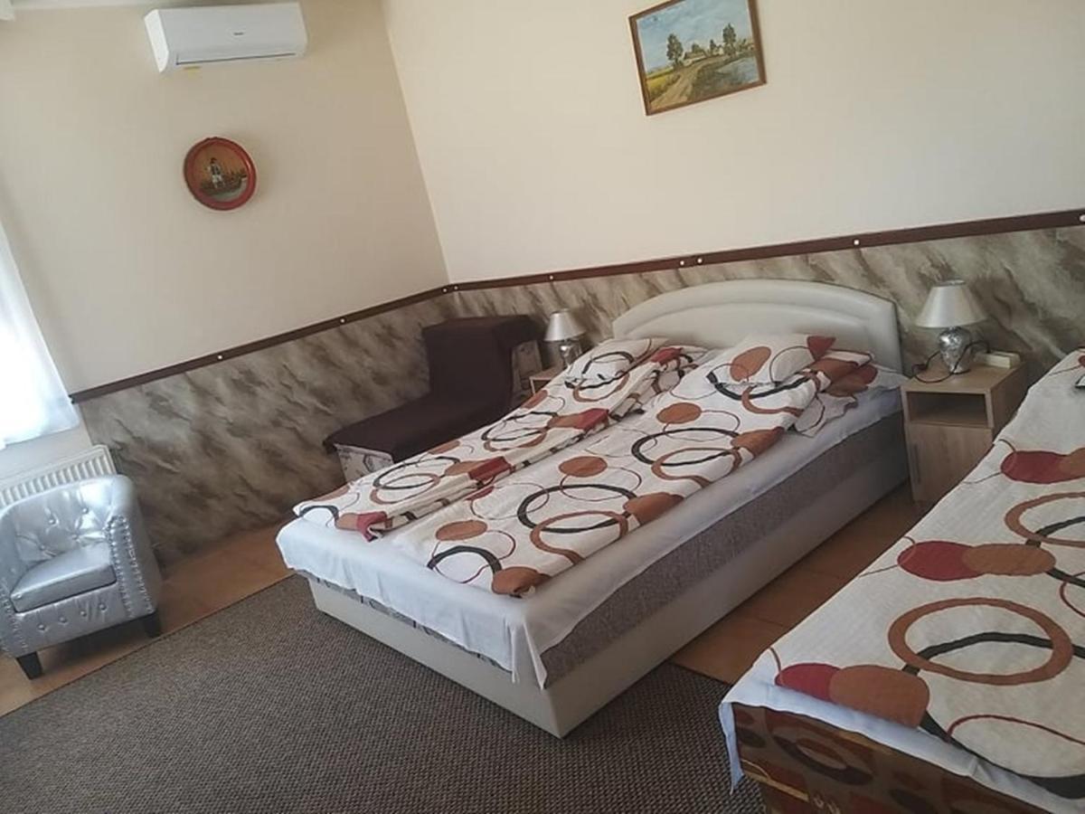 Garden Apartmanhaz 2 Хайдусобосло Экстерьер фото